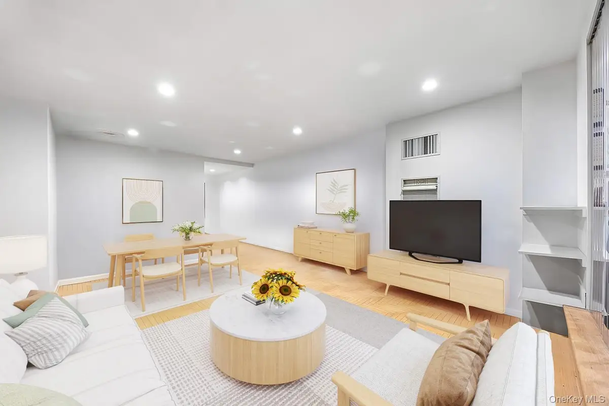 106 Central Park S #4D, Manhattan, NY 10019 - Image #1