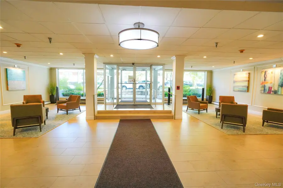 50 Hillpark Avenue #2F, Great Neck, NY 11021 - Image #2