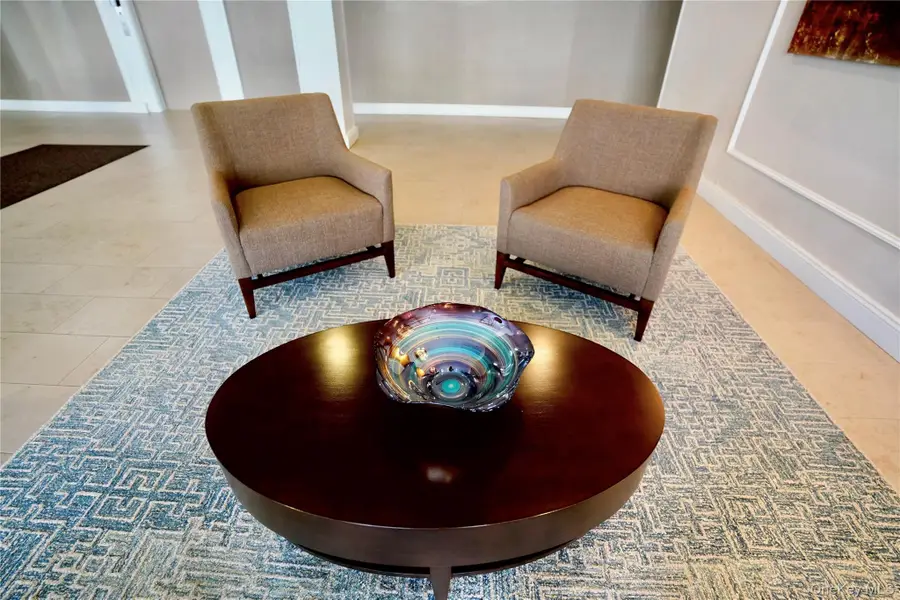 50 Hillpark Avenue #2F, Great Neck, NY 11021 - Image #3