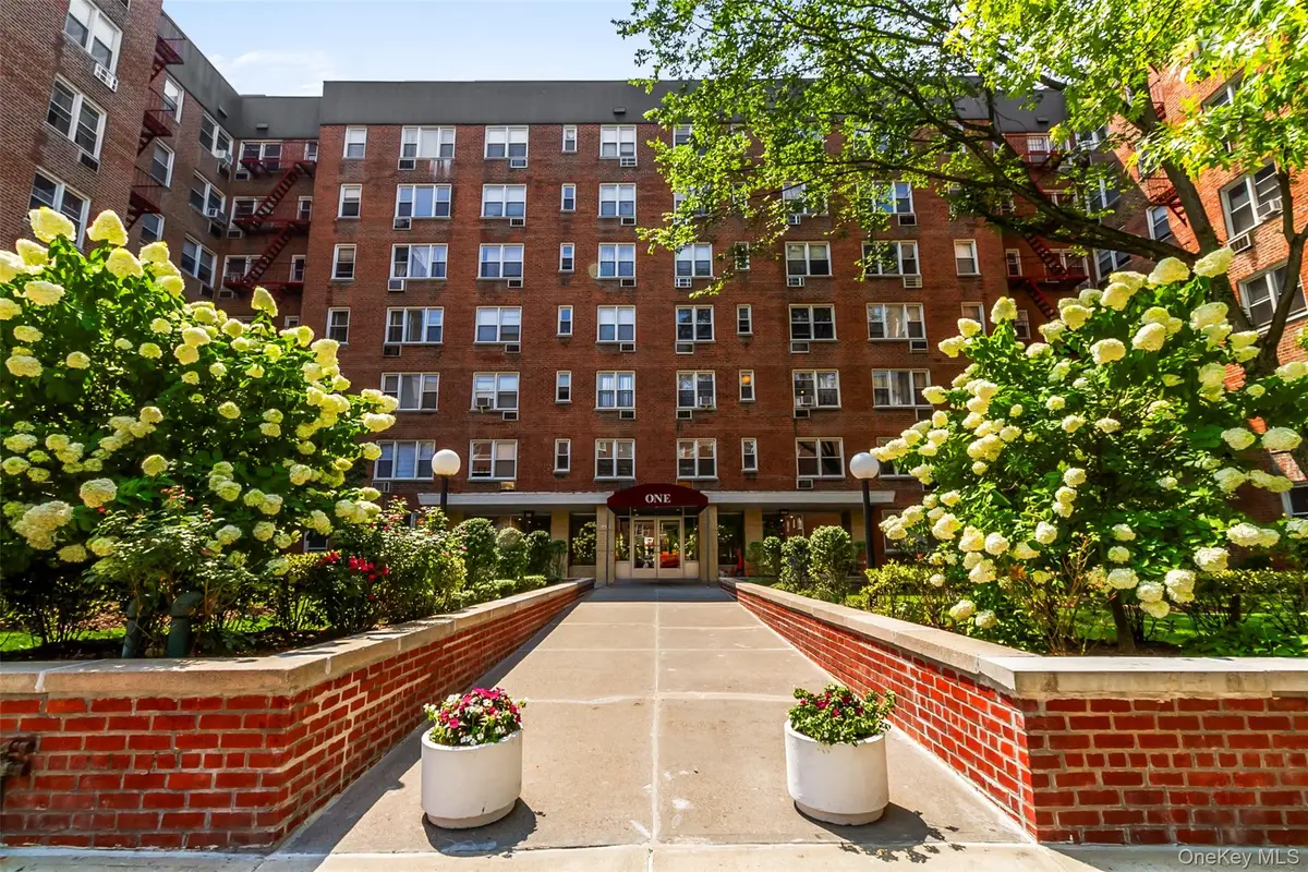 1 Sadore Lane #4T, Yonkers, NY 10710 - Image #1