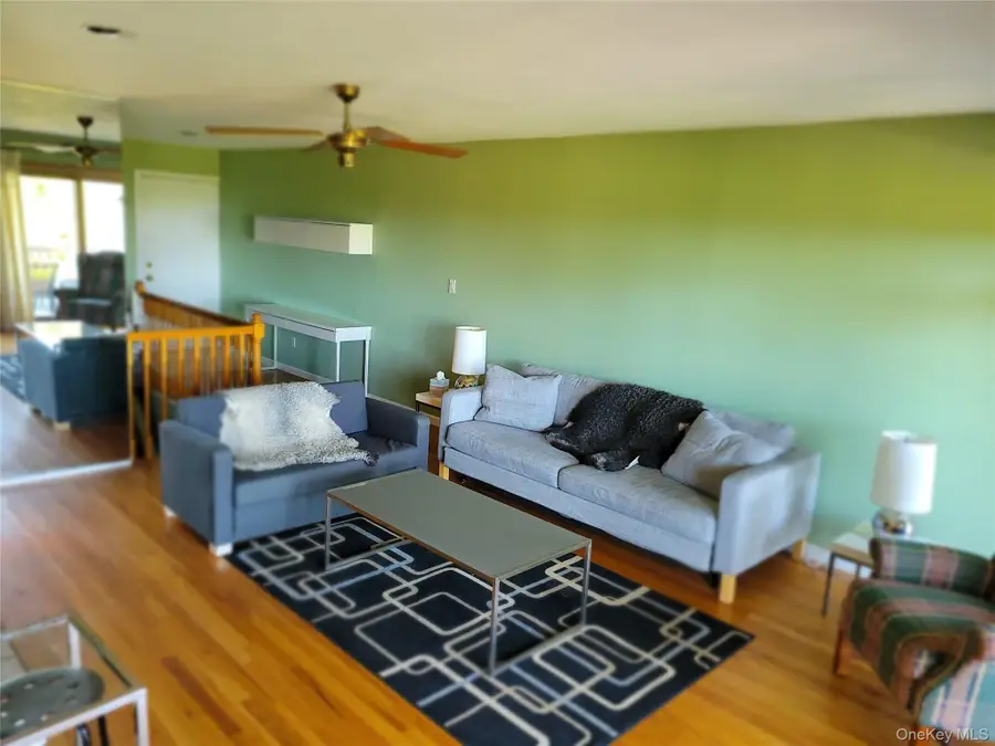 59-39 Watchogue Avenue, East Moriches, NY 11940 - Image #3