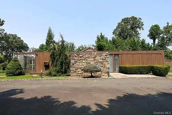 145 Arrandale Avenue, Great Neck, NY 11024 - Image #3