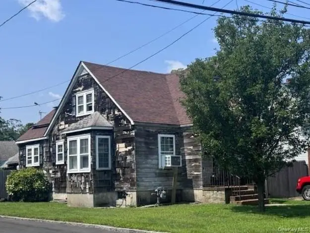 60 Center Avenue, Bay Shore, NY 11706 - Image #2