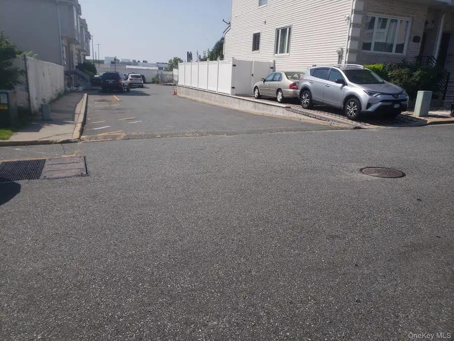 89 Lott Lane, Staten Island, NY 10314 - Image #2