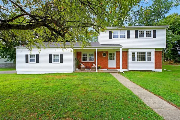 2 Seacord Lane, Washingtonville, NY 10992