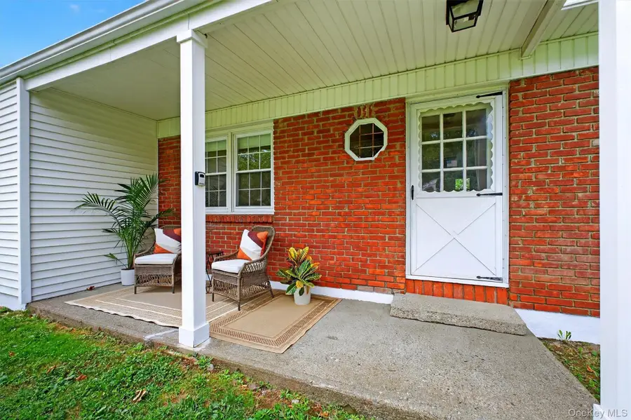 2 Seacord Lane, Washingtonville, NY 10992 - Image #2