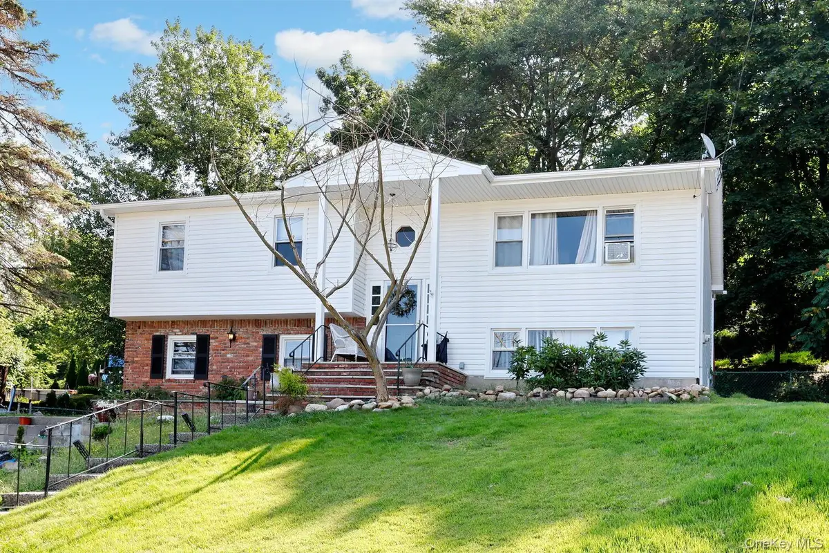 14 Rock Drive, Valley Cottage, NY 10989 - Image #1