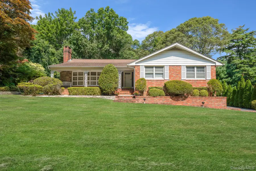 520 Caledonia Road, Dix Hills, NY 11746 - Image #2