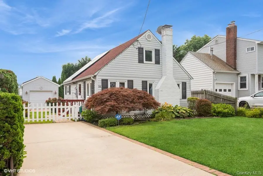 10 Stuart Avenue, Babylon, NY 11702 - Image #2