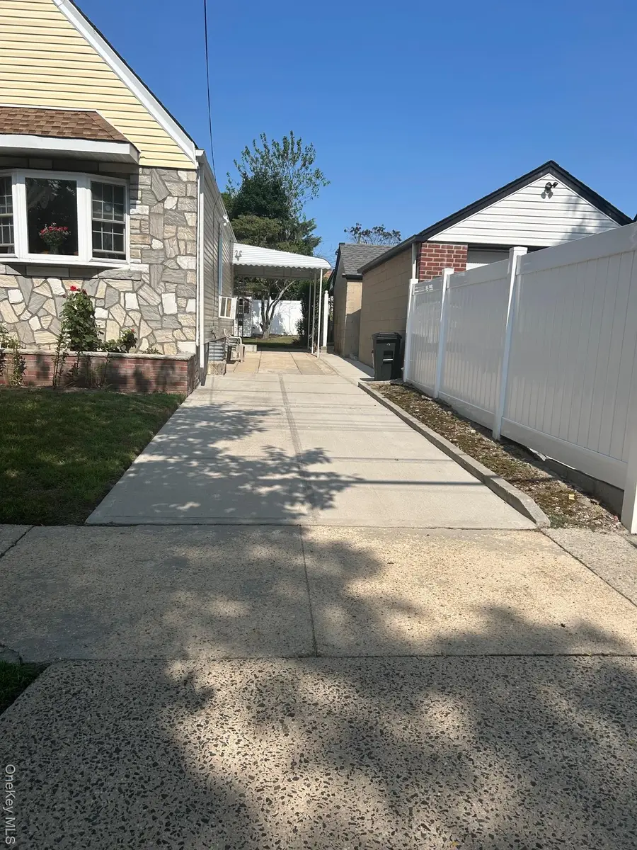 87-47 256th Street, Floral Park, NY 11001 - Image #2