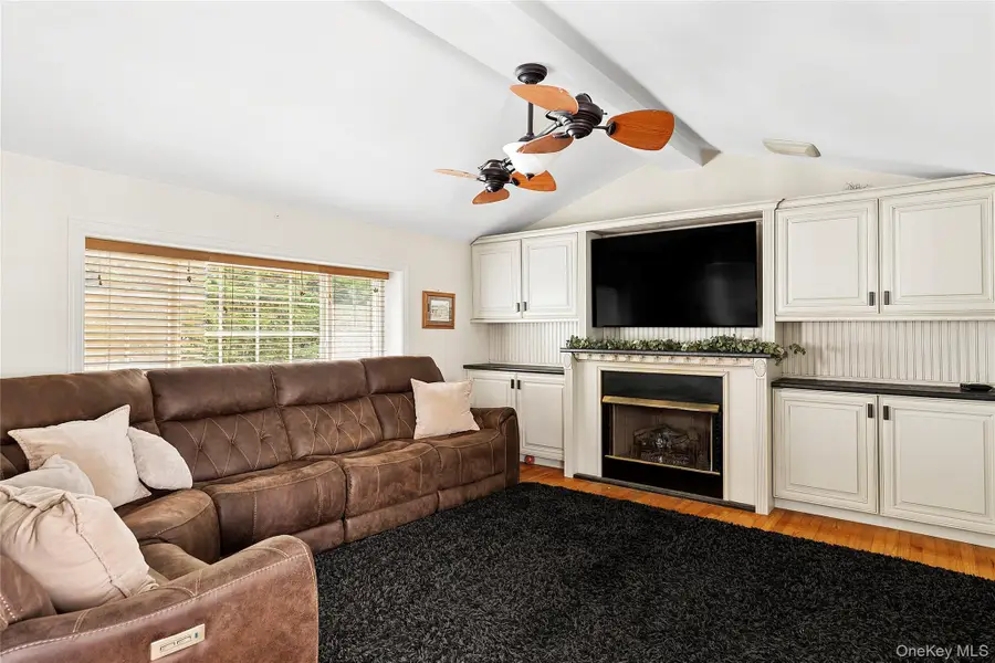 46 S Howell Avenue, Centereach, NY 11720 - Image #2