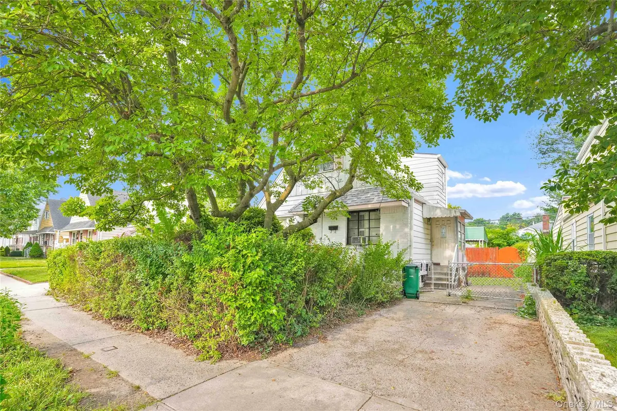 50-12 Utopia Parkway, Fresh Meadows, NY 11365 - Image #1