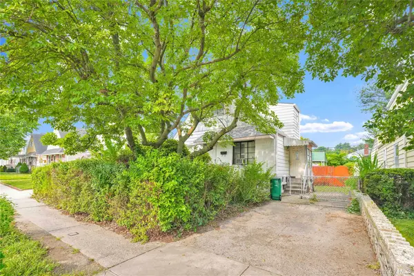 50-12 Utopia Parkway, Fresh Meadows, NY 11365