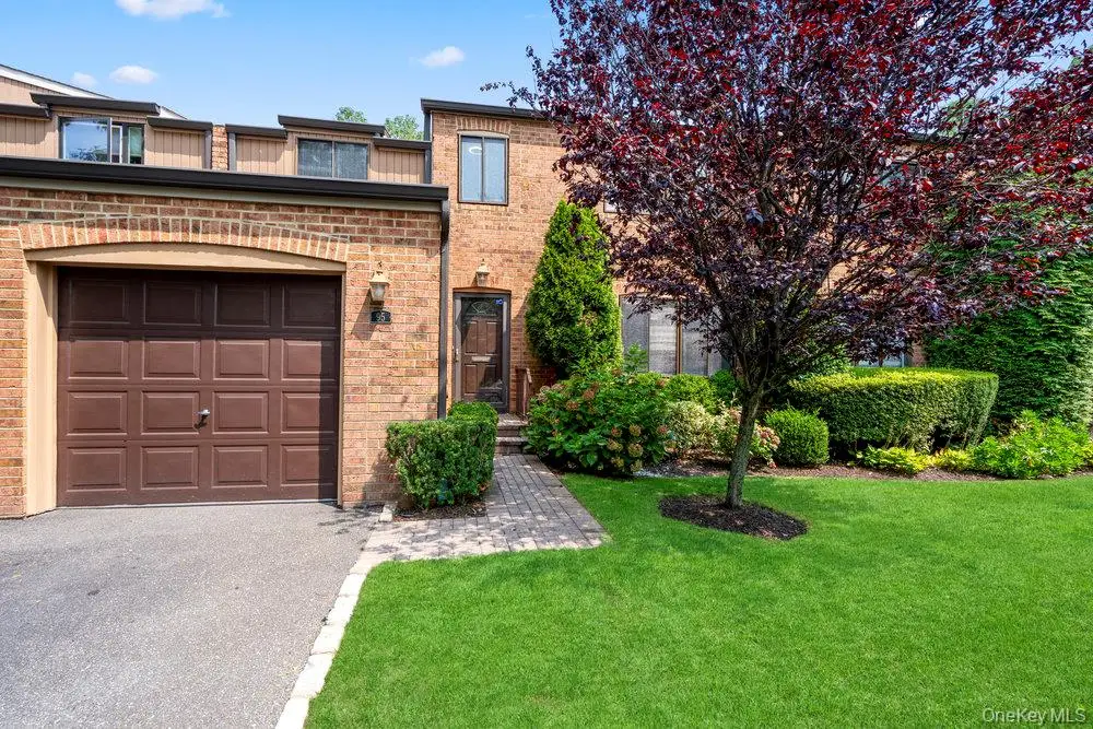 95 Windsor Gate Drive, New Hyde Park, NY 11040 - Image #1