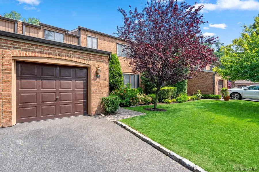 95 Windsor Gate Drive, New Hyde Park, NY 11040 - Image #2