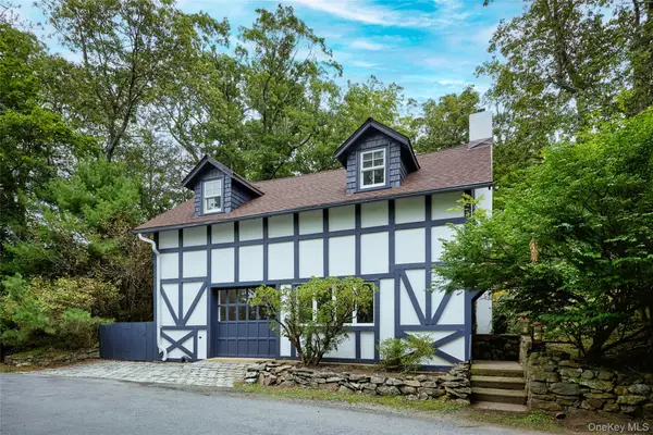 93 Circuit Road, Tuxedo Park, NY 10987