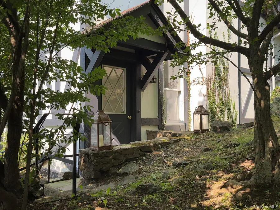 93 Circuit Road, Tuxedo Park, NY 10987 - Image #3