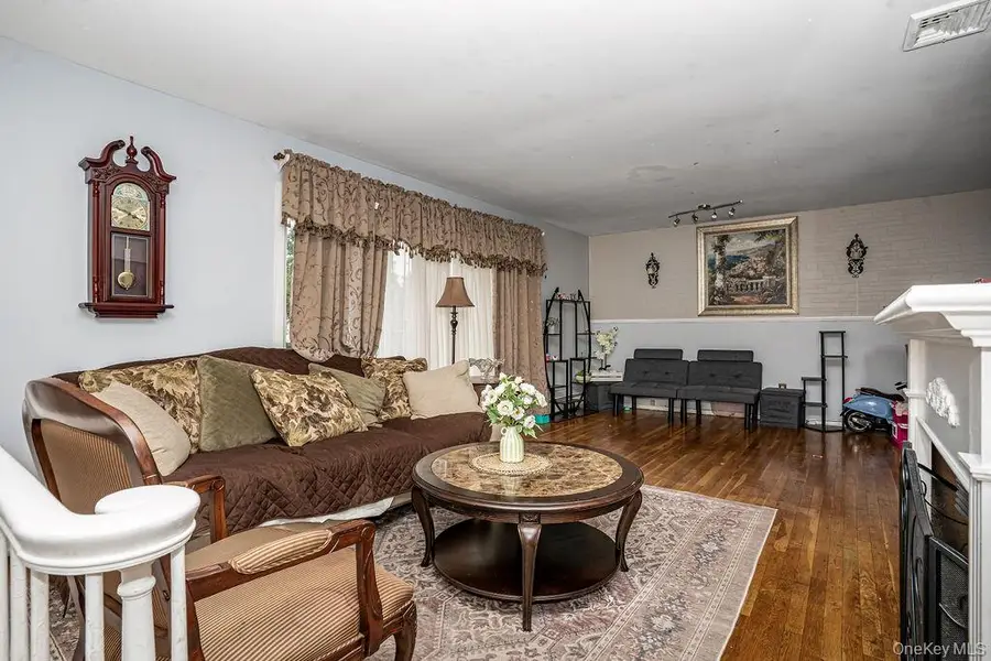 42 Hendrickson Avenue, Lynbrook, NY 11563 - Image #2