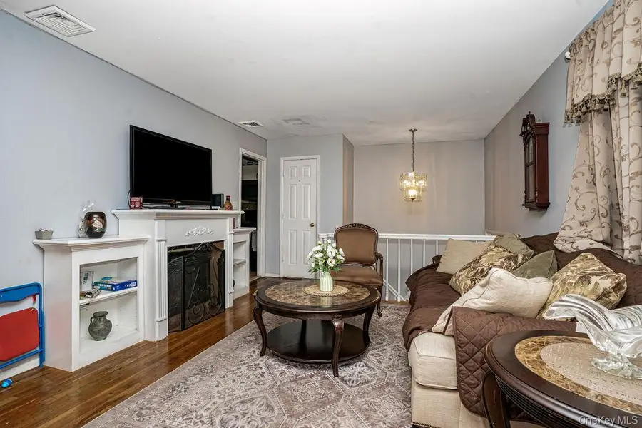 42 Hendrickson Avenue, Lynbrook, NY 11563 - Image #3