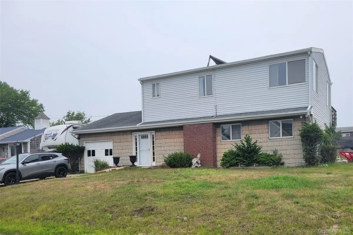 39 Barracuda Road, East Quogue, NY 11942 - Image #1