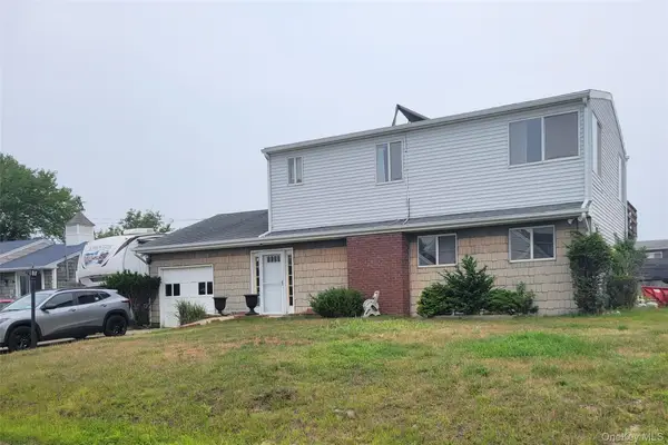 39 Barracuda Road, East Quogue, NY 11942