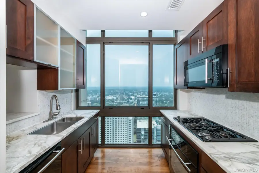 175 Huguenot Street #PH204, New Rochelle, NY 10801 - Image #3