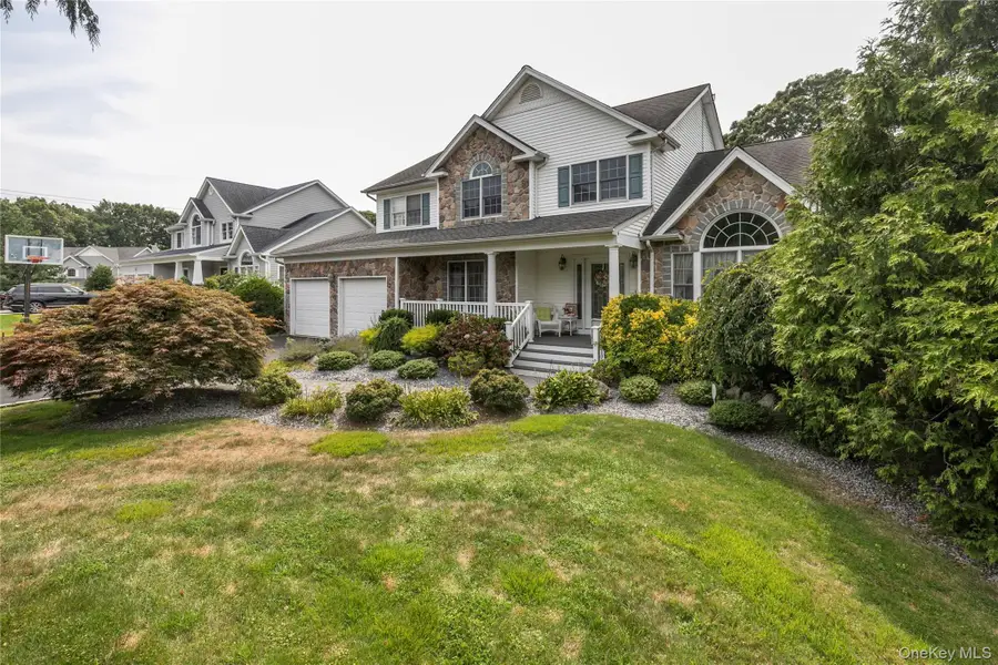 6 Rolling Wood Court, Hauppauge, NY 11788 - Image #2