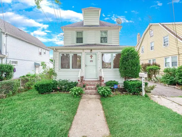 555 N 1 Street, New Hyde Park, NY 11040