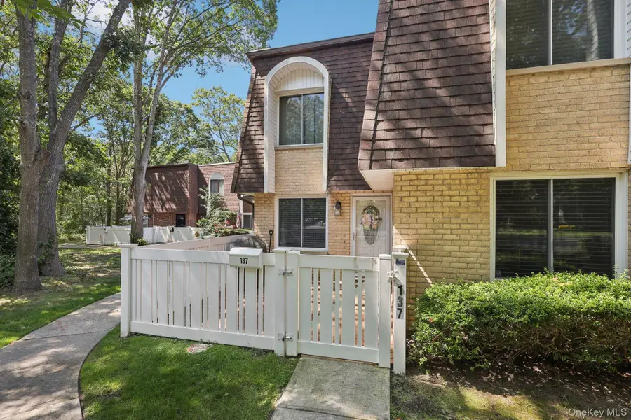 137 Golf Lane, Medford, NY 11763 - Image #3