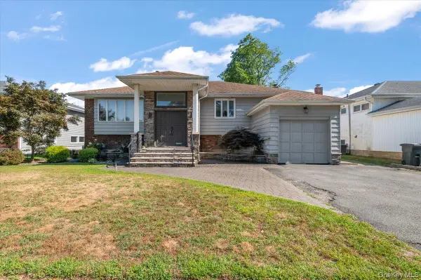 844 Flanders Drive, Valley Stream, NY 11581