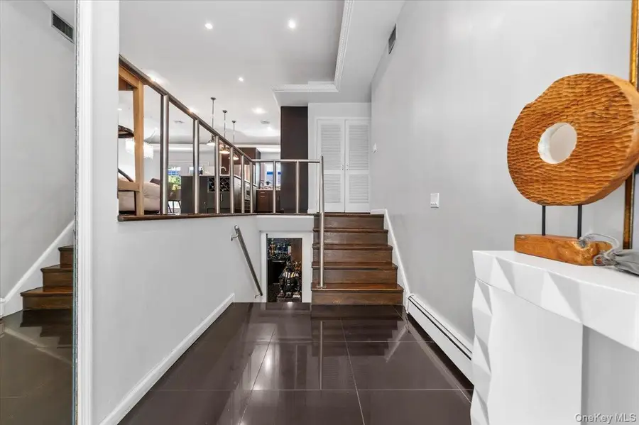 844 Flanders Drive, Valley Stream, NY 11581 - Image #2