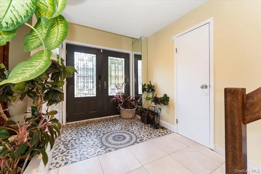 924 Northfield Road, Woodmere, NY 11598 - Image #2