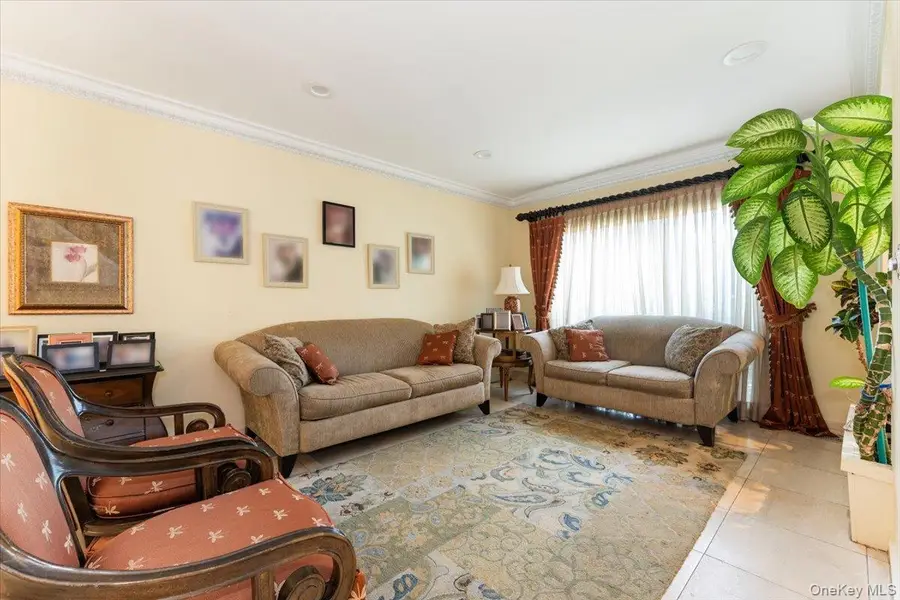 924 Northfield Road, Woodmere, NY 11598 - Image #3