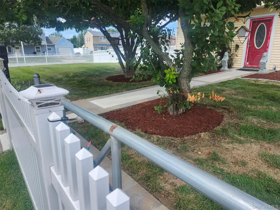 3 Brook Lane, Levittown, NY 11756 - Image #3