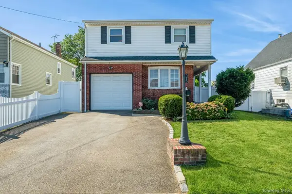 375 W Windsor Parkway, Oceanside, NY 11572