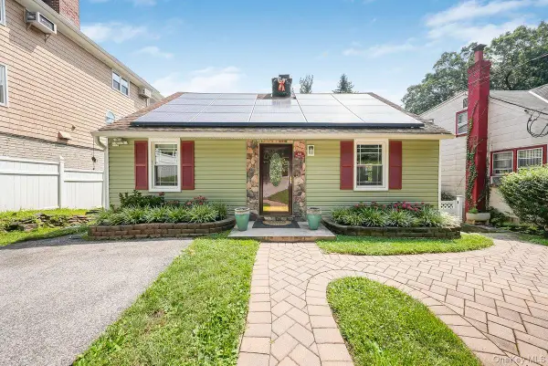 66 Lakeview Avenue, Yonkers, NY 10710