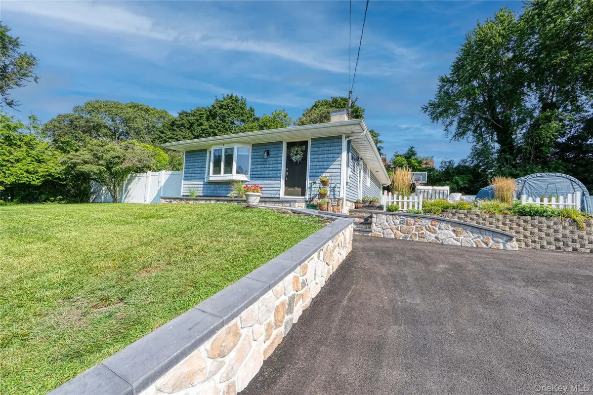 37 Wyandotte Street, Selden, NY 11784 - Image #1