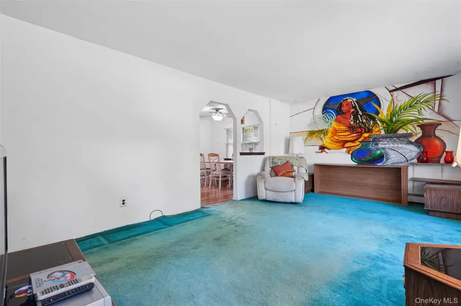 225 Chichester Ave, Center Moriches, NY 11934 - Image #3