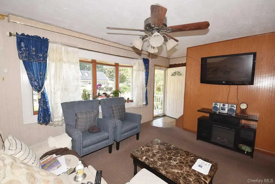 14 E Walnut Street, Central Islip, NY 11722 - Image #3