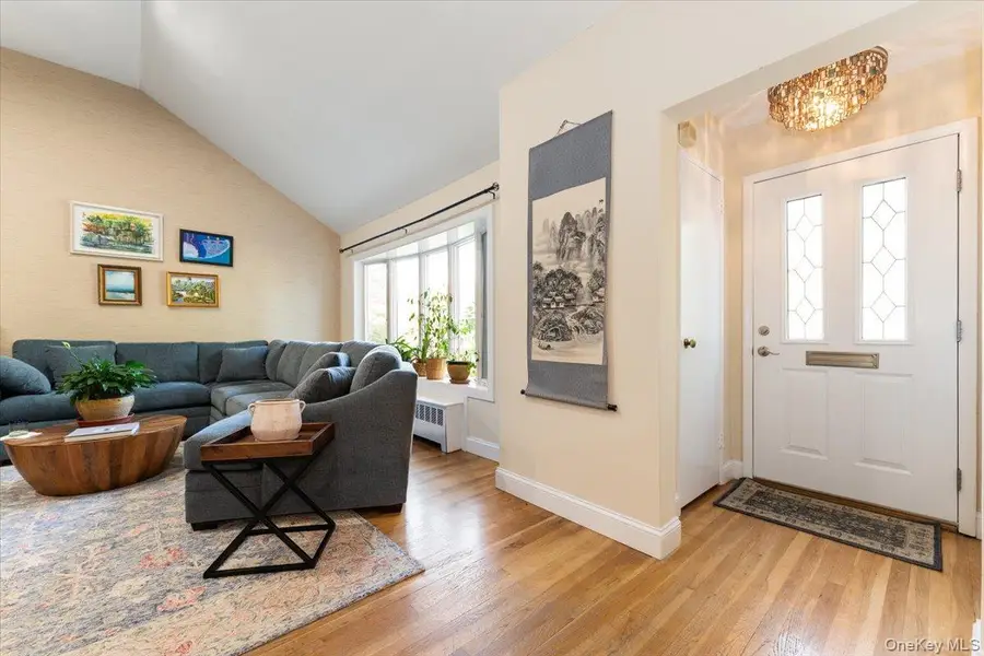 923 Woodmere Drive, North Woodmere, NY 11581 - Image #2