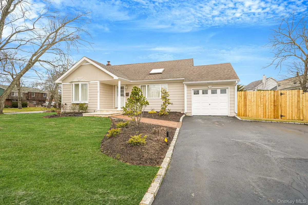 2 Bay Place, Bay Shore, NY 11751 - #1