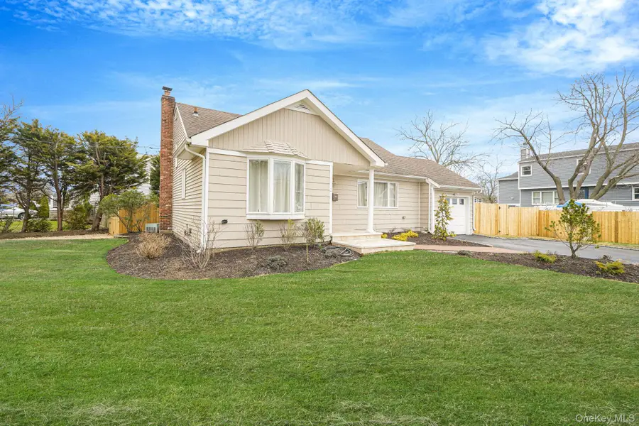 2 Bay Place, Bay Shore, NY 11751 - #3