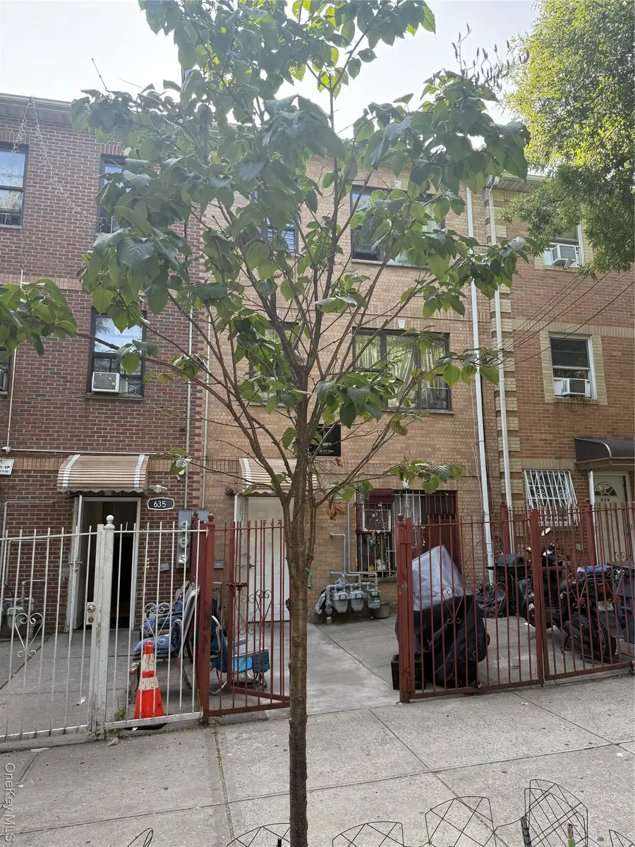 637 Barretto Street, Bronx, NY 10474 - Image #2