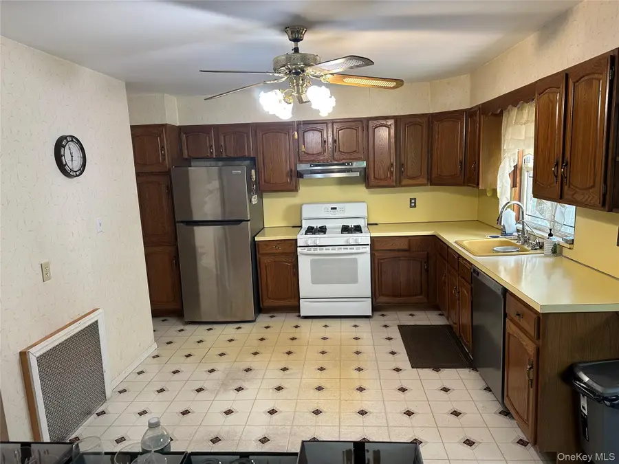 4934 Little Neck Parkway, Little Neck, NY 11362 - Image #3