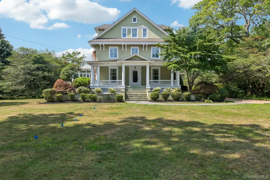 90 Thompson Avenue, Babylon, NY 11702 - Image #2