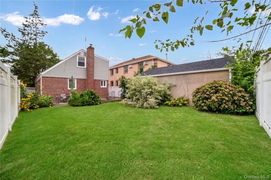 7719 252nd Street, Bellerose, NY 11426 - Image #3