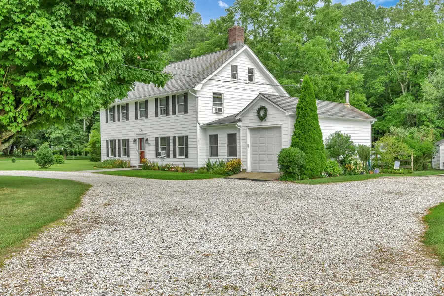 127 North Street, Manorville, NY 11949 - Image #2