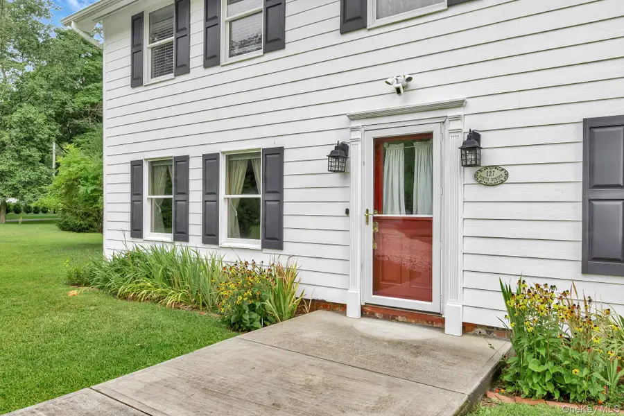 127 North Street, Manorville, NY 11949 - Image #3