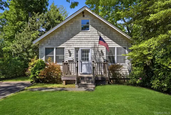 26 Garfield Avenue, East Islip, NY 11730
