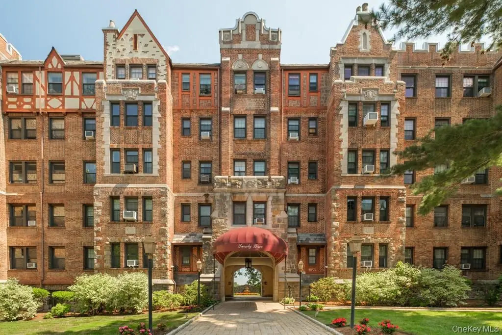 23 Old Mamaroneck Road #1M, White Plains, NY 10605 - Image #1
